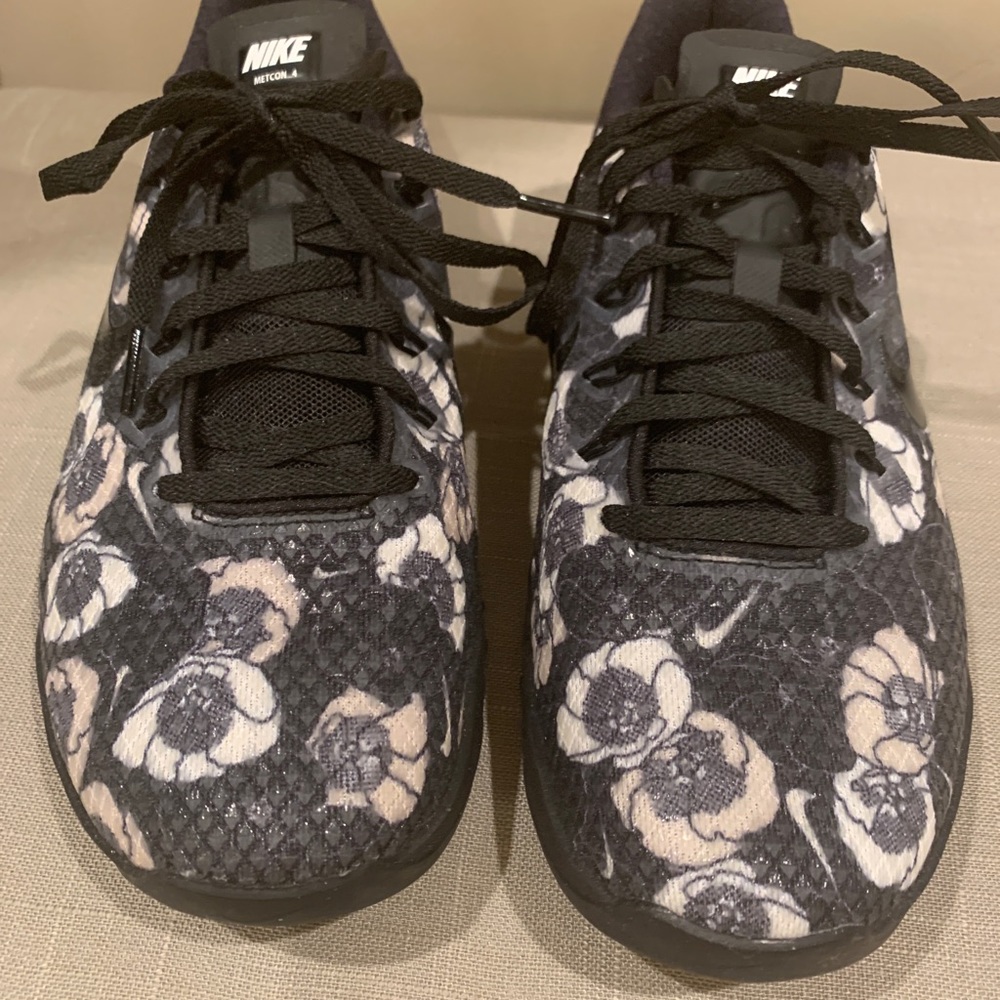 Womens Nike 8.5 Metcon 4